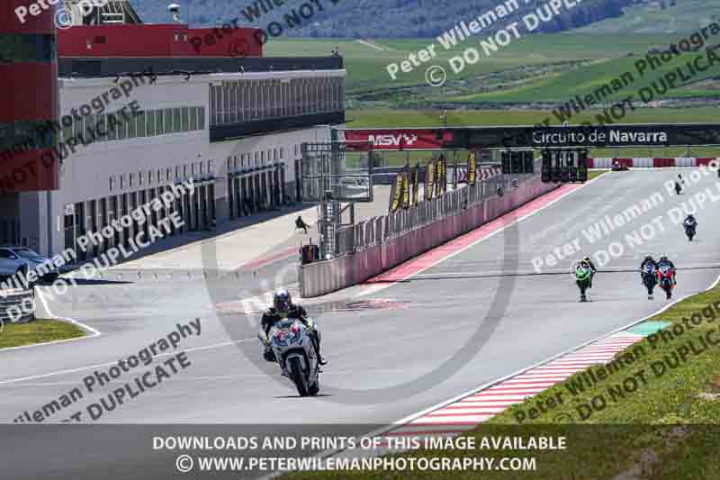 cadwell no limits trackday;cadwell park;cadwell park photographs;cadwell trackday photographs;enduro digital images;event digital images;eventdigitalimages;navarra;no limits trackdays;peter wileman photography;racing digital images;trackday digital images;trackday photos